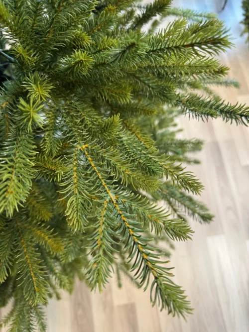 Umelý vianočný stromček Aspen 240 cm 100% PE – realistický vzhľad Umelý vianočný stromček Aspen 210 cm 100% PE – realistický vzhľad